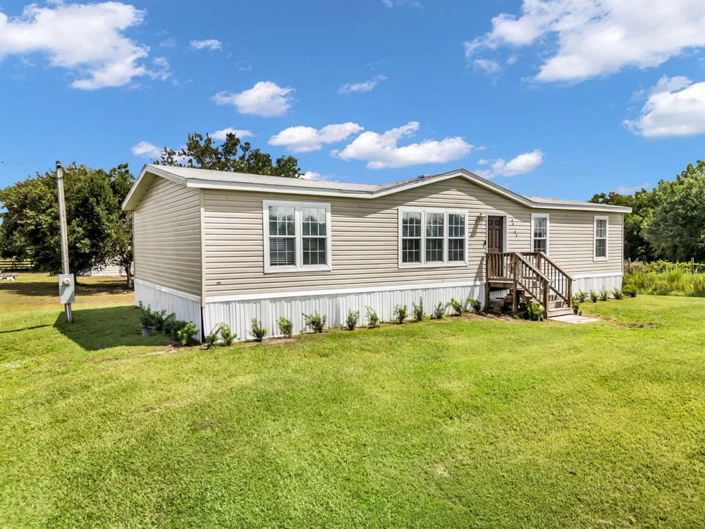 19683 NW 302ND STREET Okeechobee, FL 34972