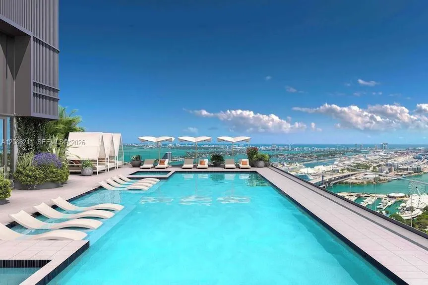 121 NE 5th St #2905 Miami, FL 33132