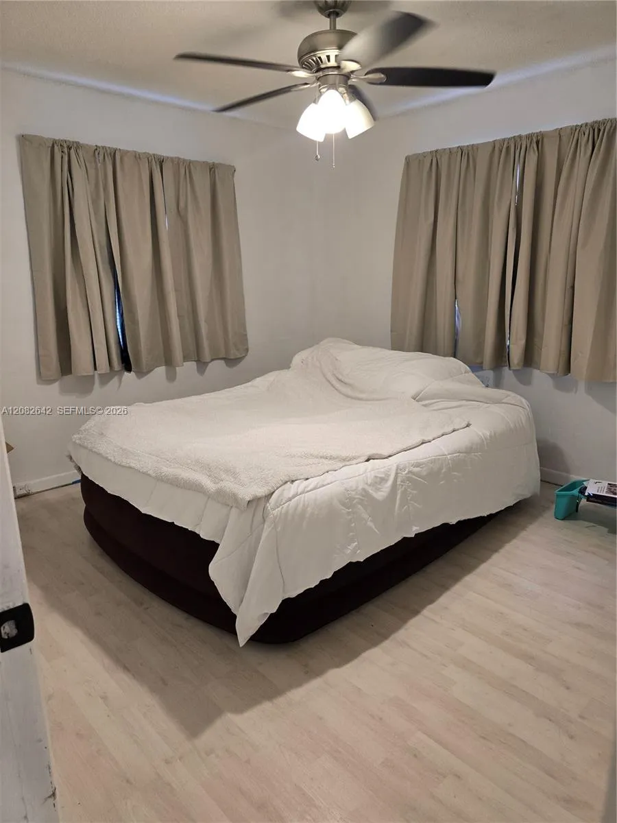 6409 Franklin St Hollywood, FL 33024