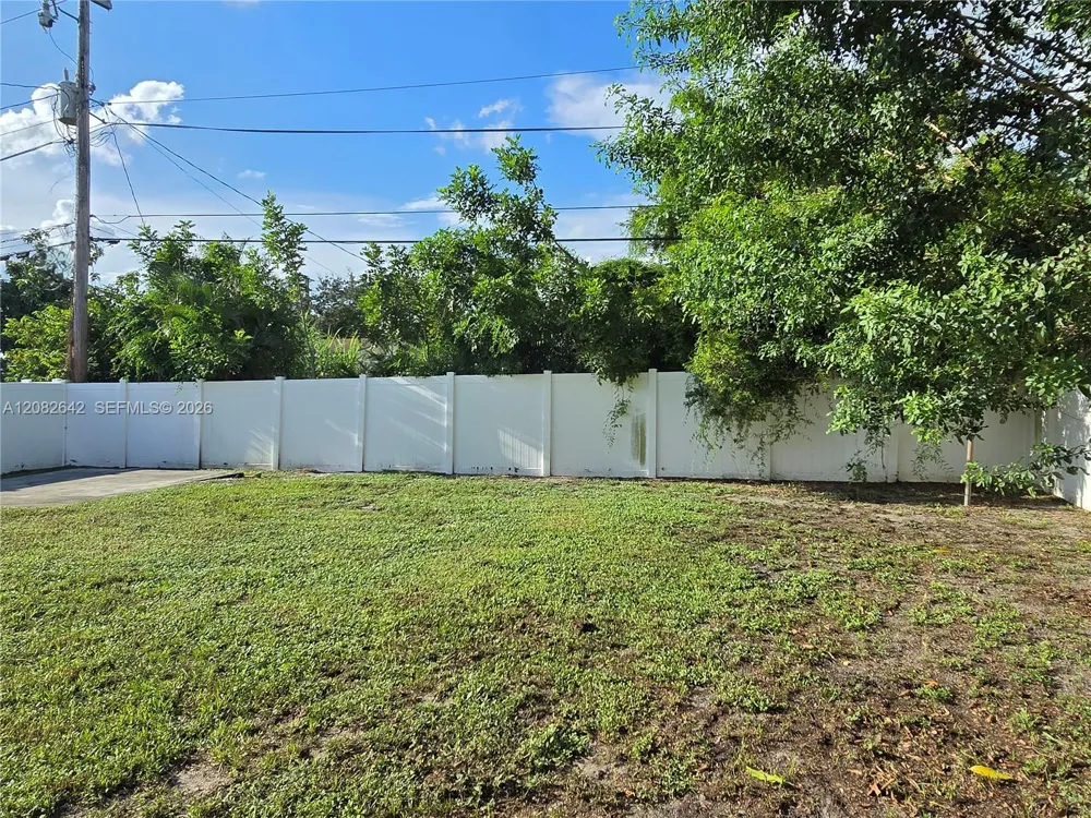 6409 Franklin St Hollywood, FL 33024