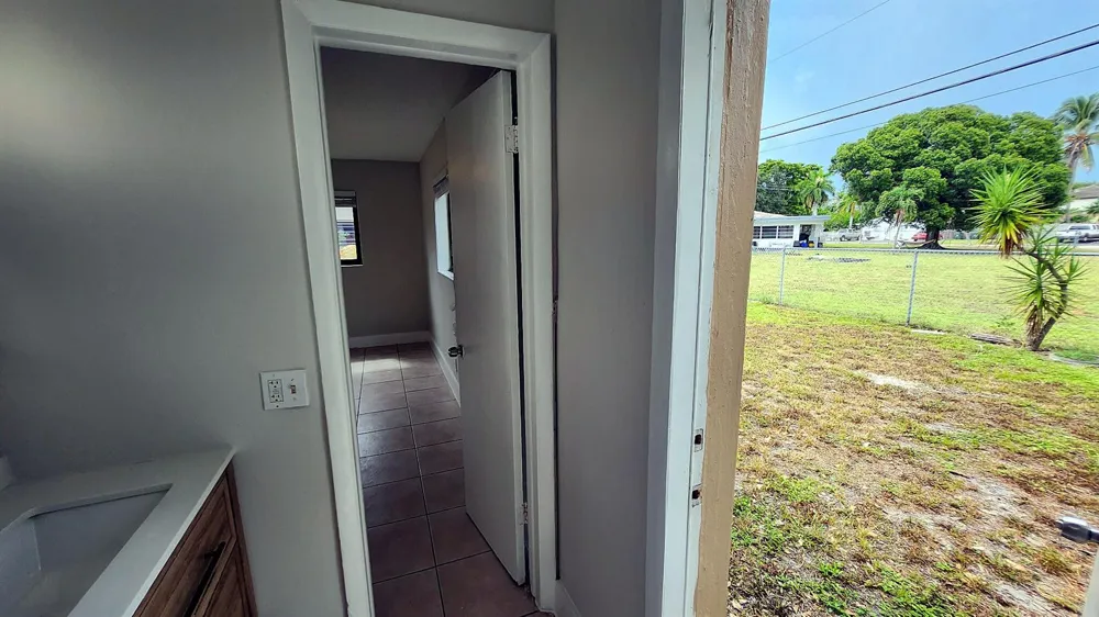 435 NW 41ST STREET #4 Oakland Park, FL 33309