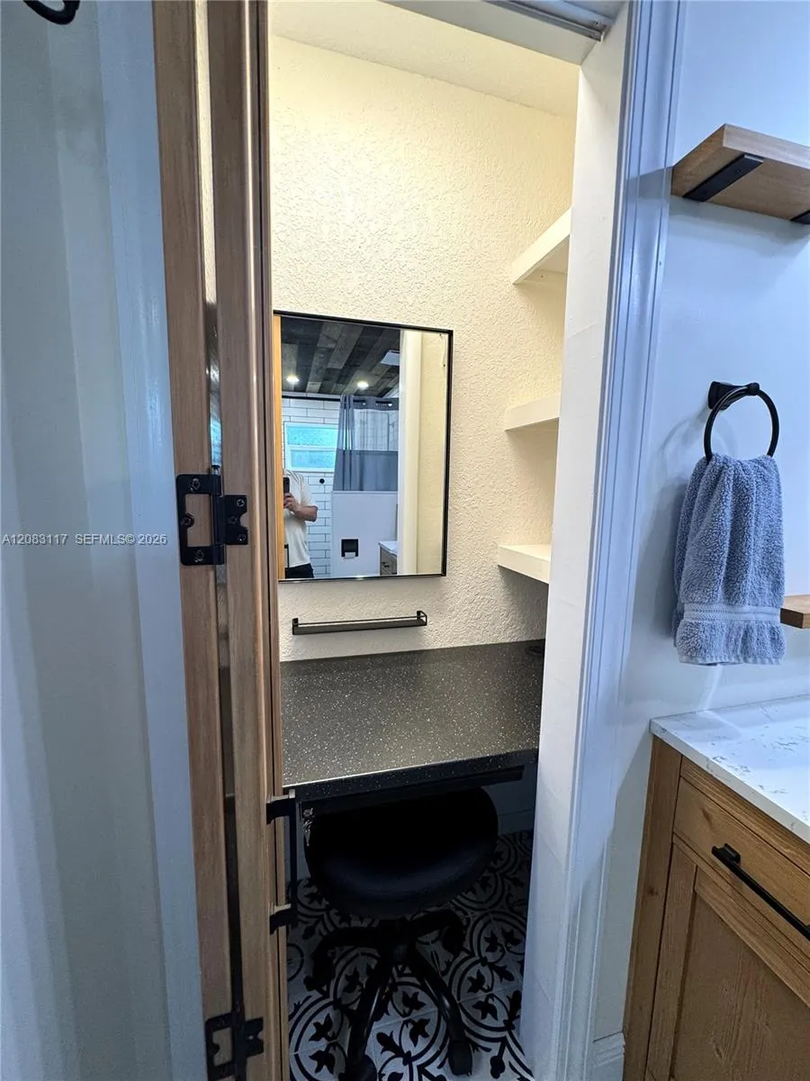 1160 W 33rd Pl Hialeah, FL 33012