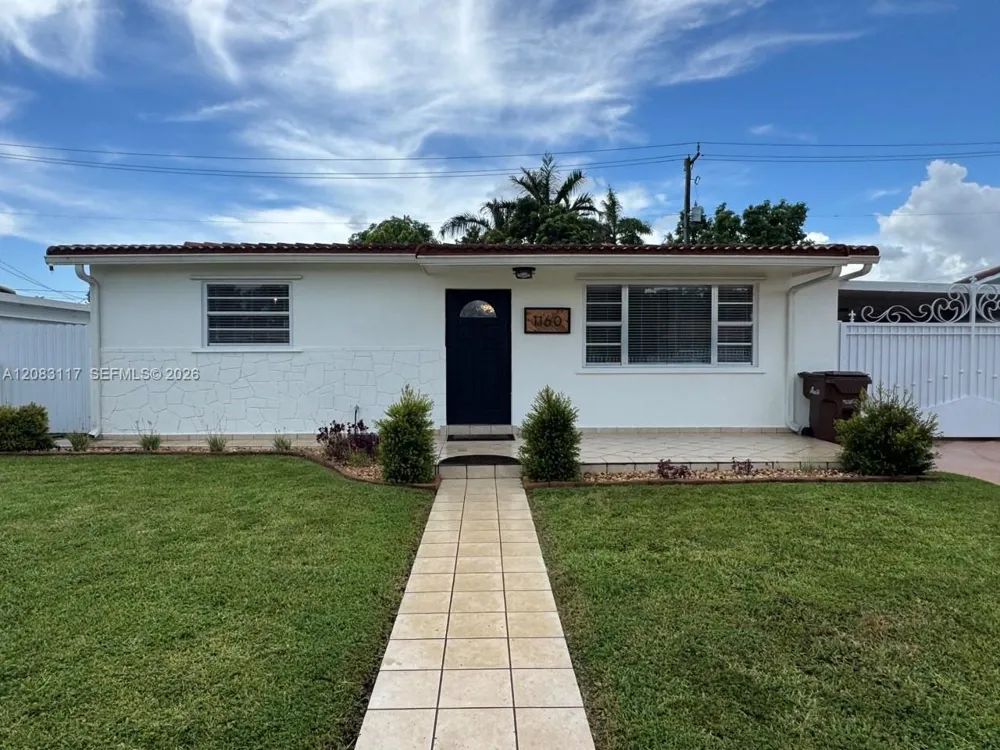1160 W 33rd Pl Hialeah, FL 33012