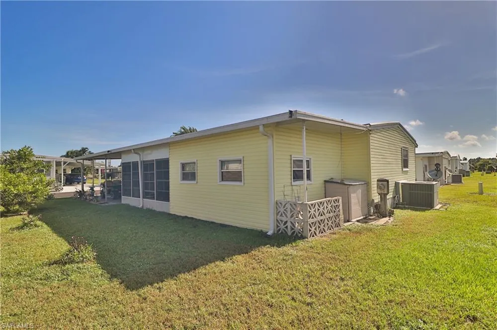 4 Fig Street Alva, FL 33920
