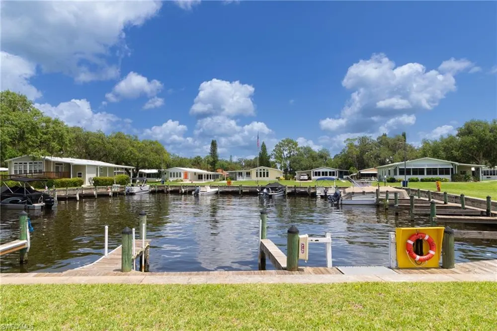 4 Fig Street Alva, FL 33920