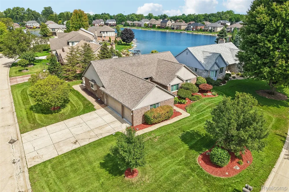 1781 S Shore Drive Rochester Hills City, MI 48307