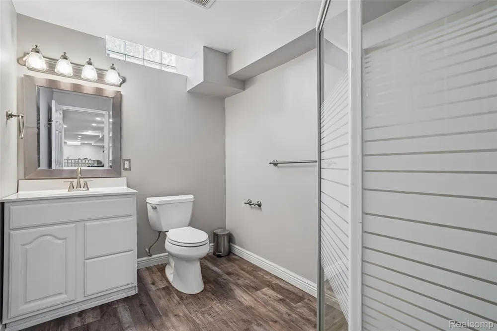 1781 S Shore Drive Rochester Hills City, MI 48307