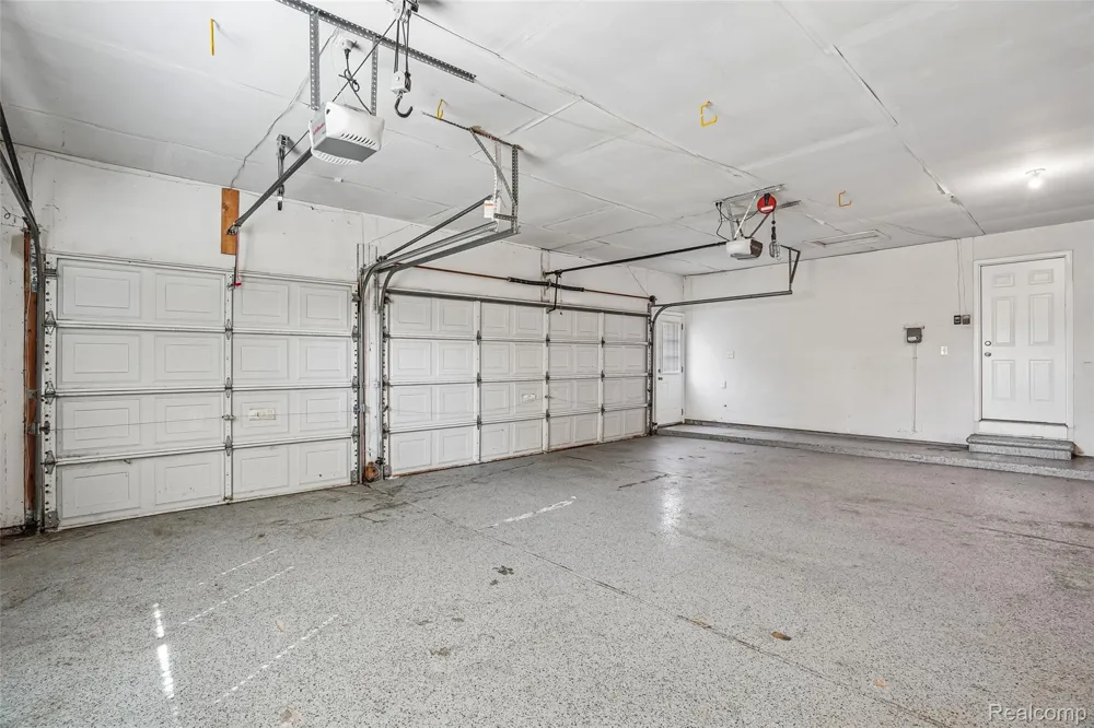 1781 S Shore Drive Rochester Hills City, MI 48307