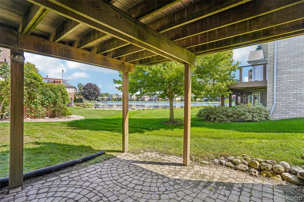 1781 S Shore Drive Rochester Hills City, MI 48307