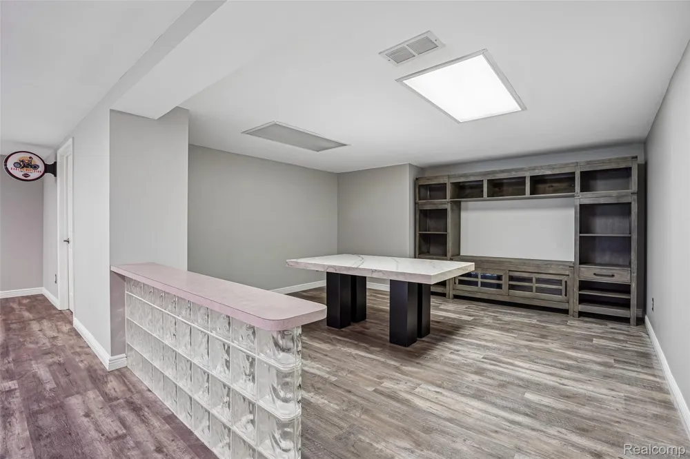1781 S Shore Drive Rochester Hills City, MI 48307