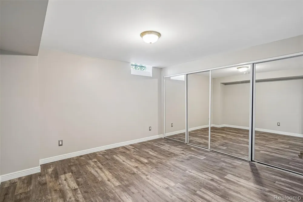 1781 S Shore Drive Rochester Hills City, MI 48307