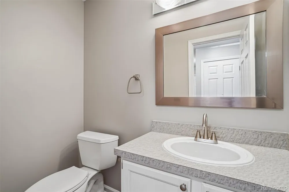 1781 S Shore Drive Rochester Hills City, MI 48307