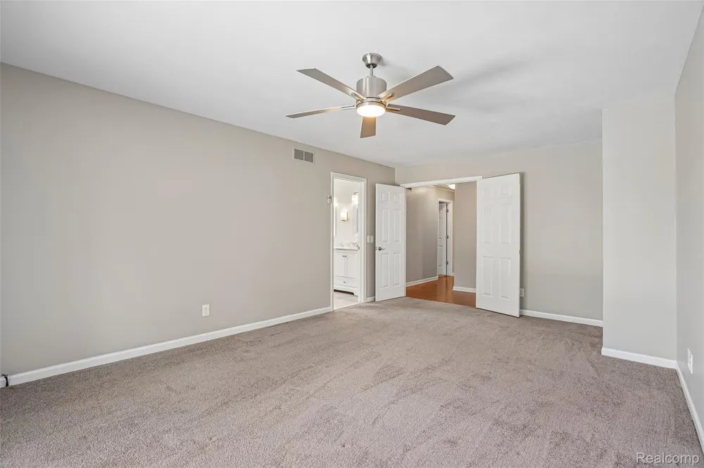 1781 S Shore Drive Rochester Hills City, MI 48307