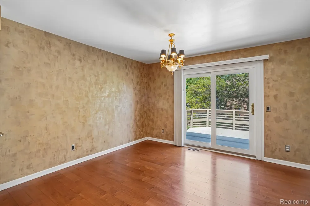 1781 S Shore Drive Rochester Hills City, MI 48307