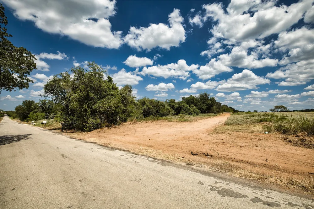 7780 Taylorsville Rd. Dale, TX 78666