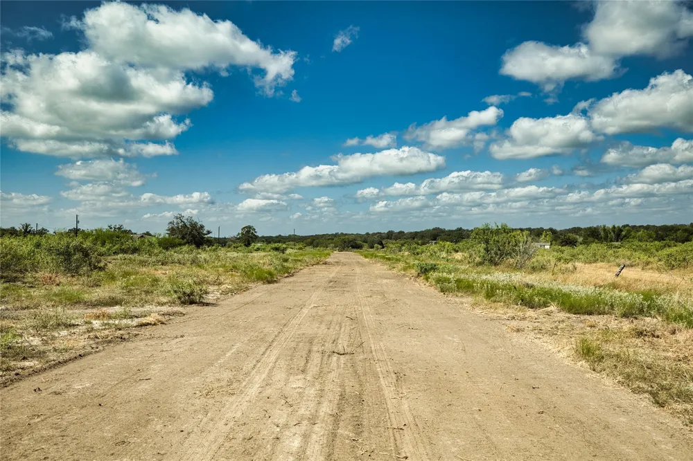 7780 Taylorsville Rd. Dale, TX 78666