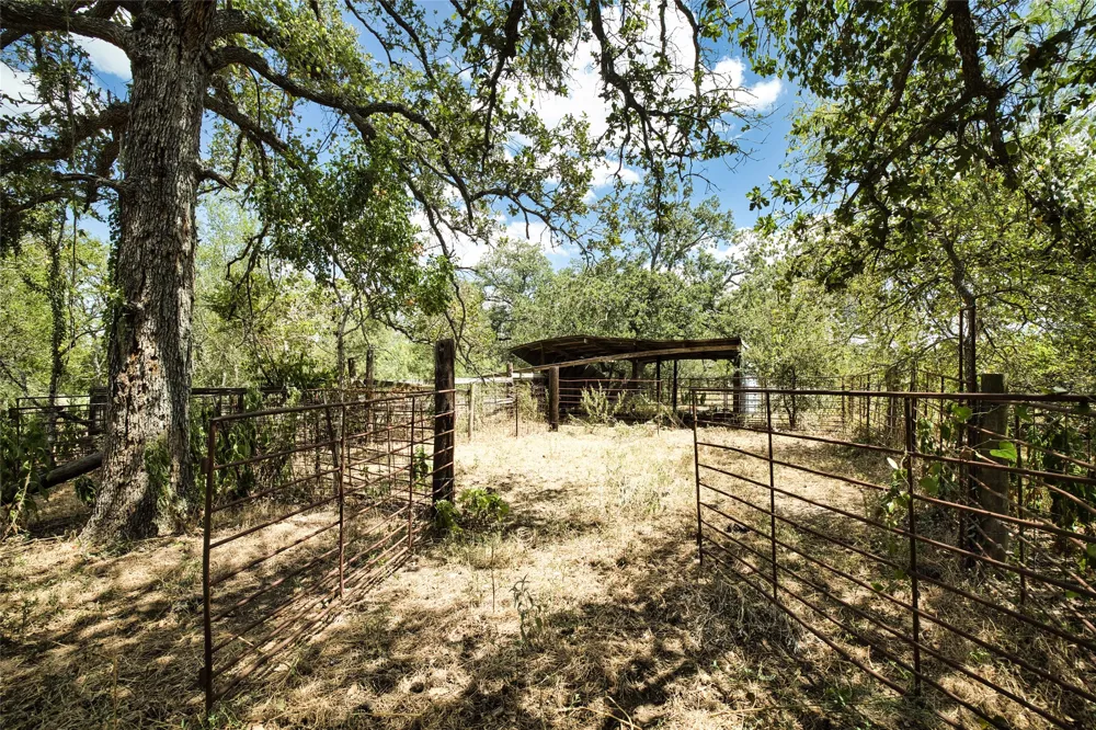 7780 Taylorsville Rd. Dale, TX 78666