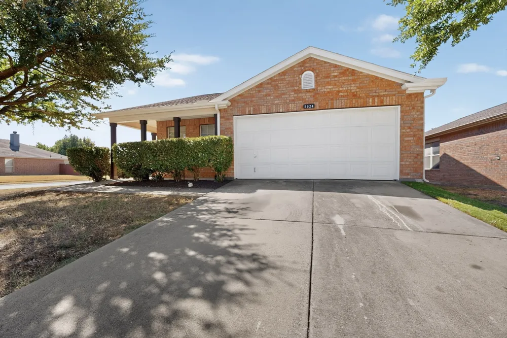 8924 Wagon Trail Cross Roads, TX 76227
