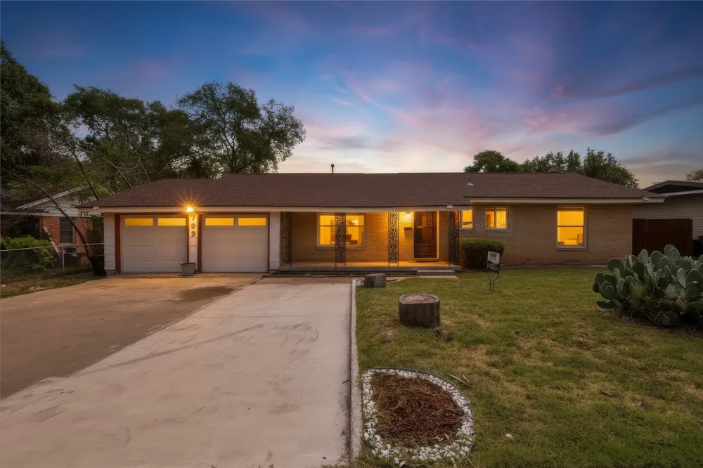 732 Hurstview Drive Hurst, TX 76053