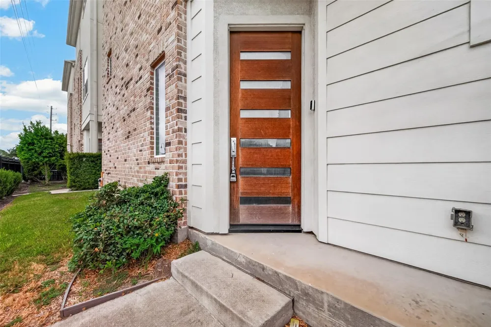 2004 Rosedale Street #C Houston, TX 77004