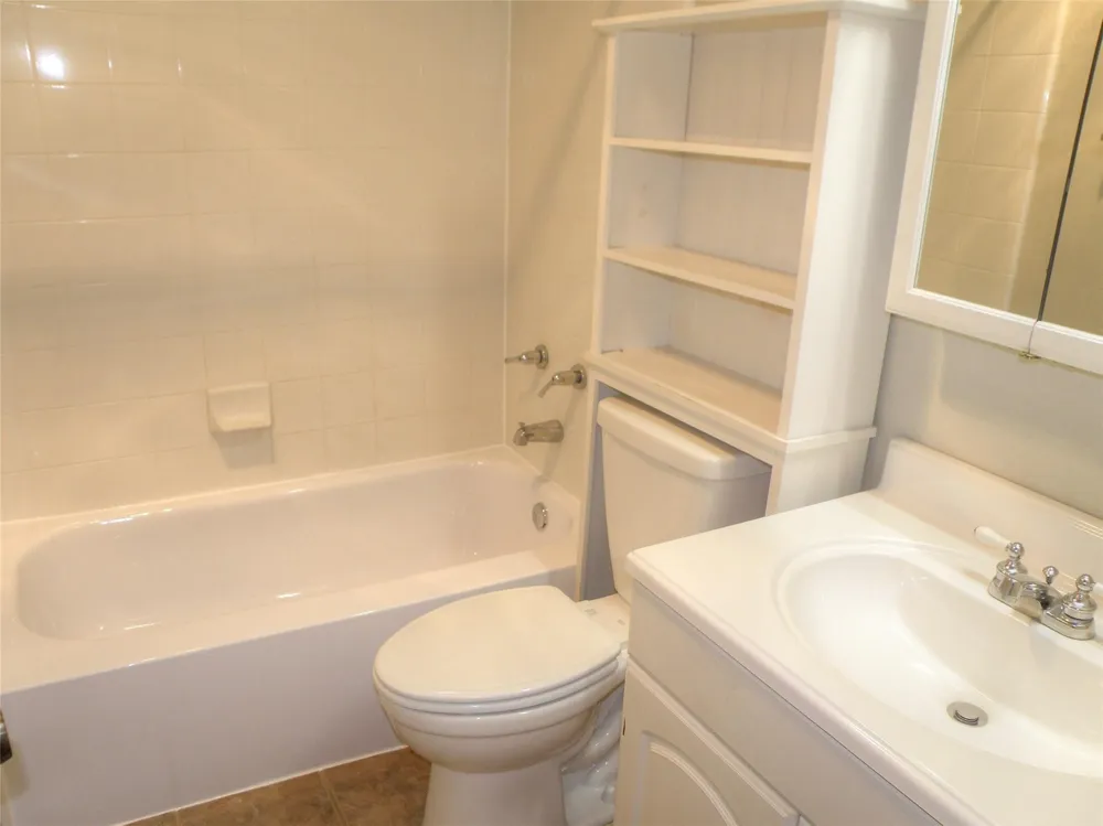 4046 Laura Leigh Drive Friendswood, TX 77546