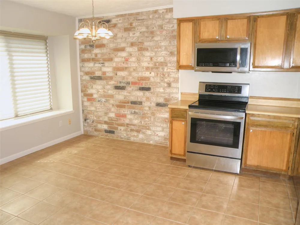 4046 Laura Leigh Drive Friendswood, TX 77546