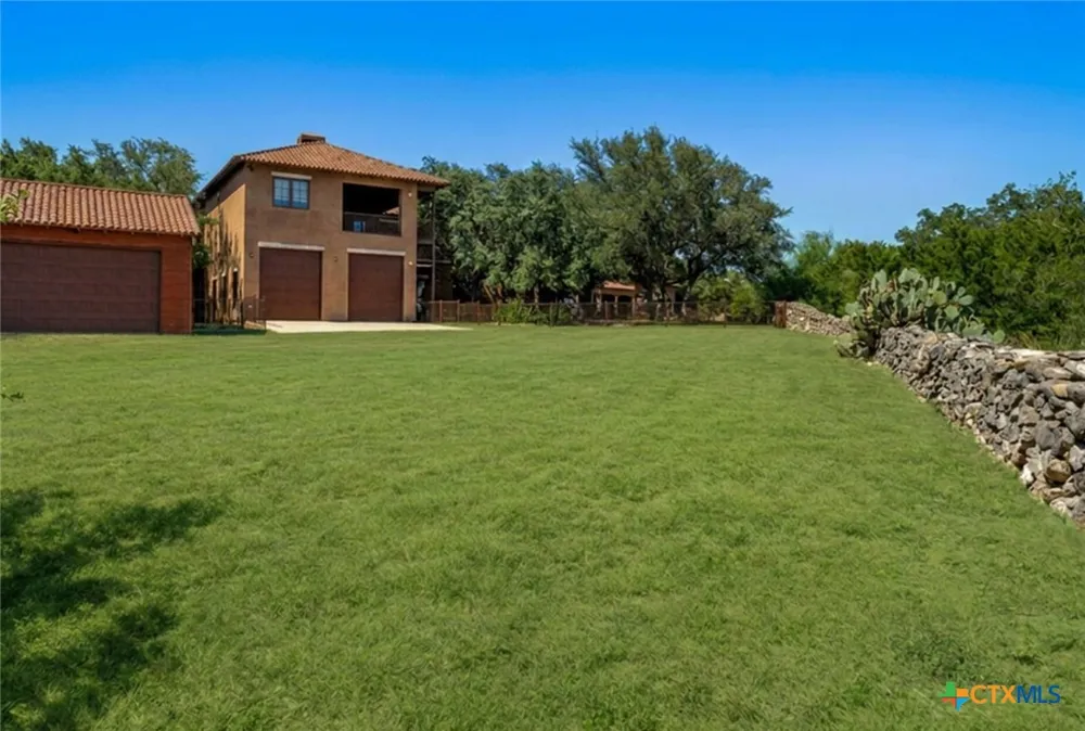 3220 Fall Creek Estates Drive Spicewood, TX 78669