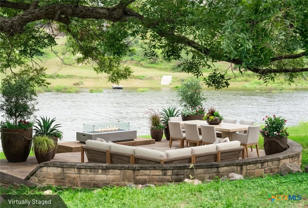3220 Fall Creek Estates Drive Spicewood, TX 78669