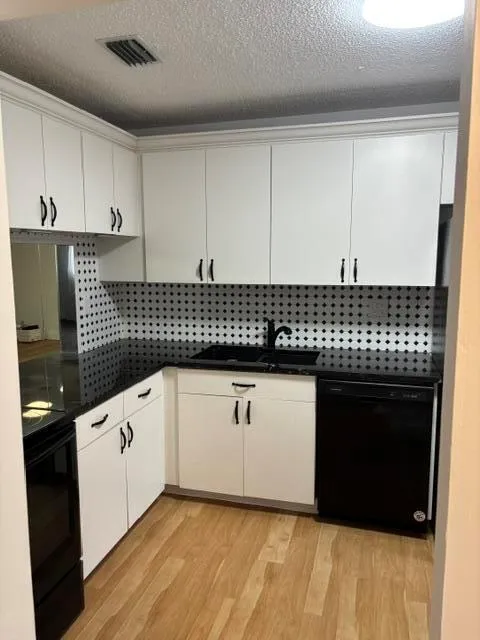 143 S LAKE SUSAN DRIVE S #143 West Palm Beach, FL 33411