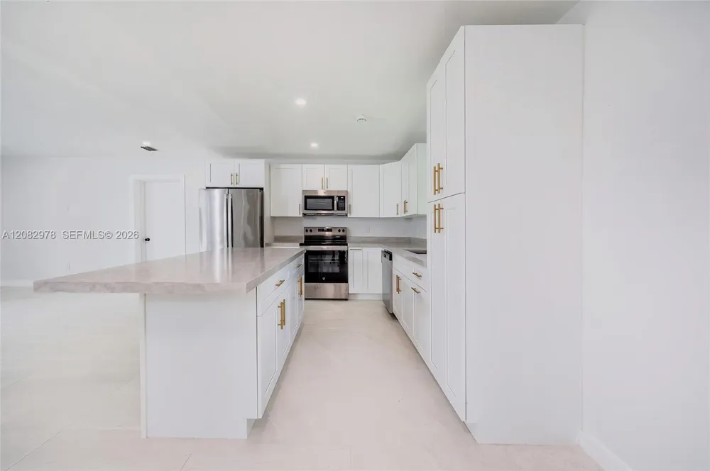 10441 SW 46th Ter Miami, FL 33165
