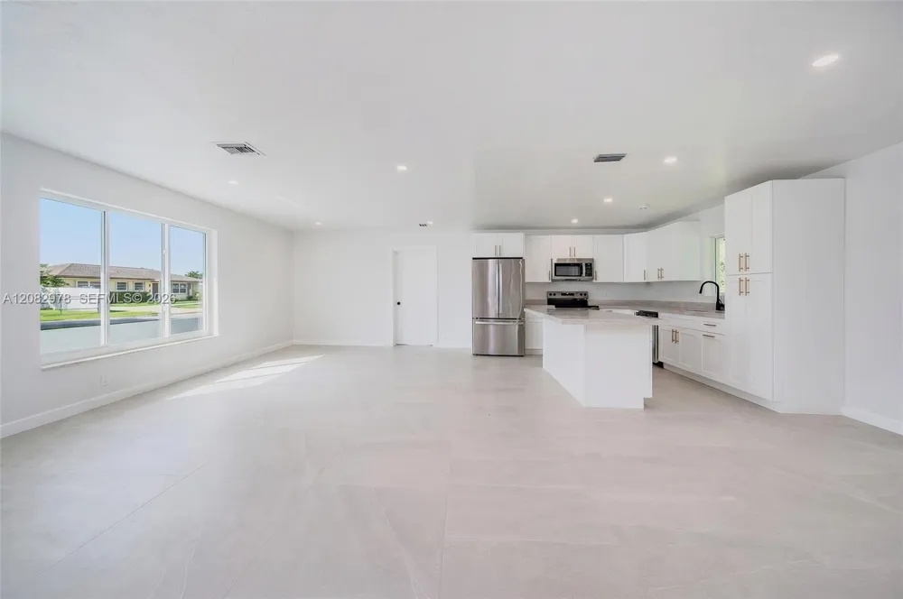 10441 SW 46th Ter Miami, FL 33165