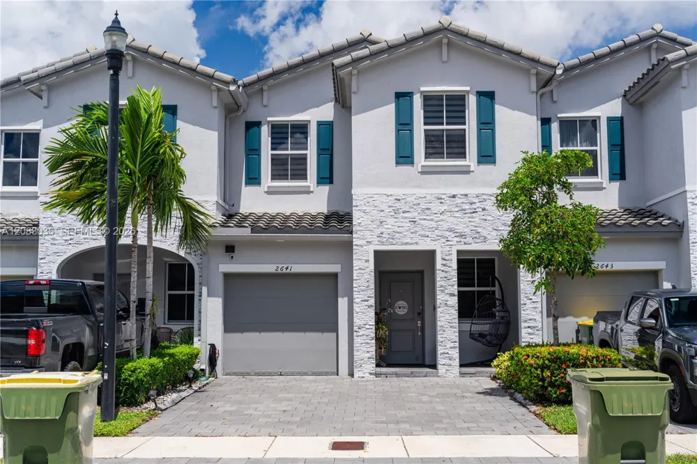 2641 SE 12th St Homestead, FL 33035