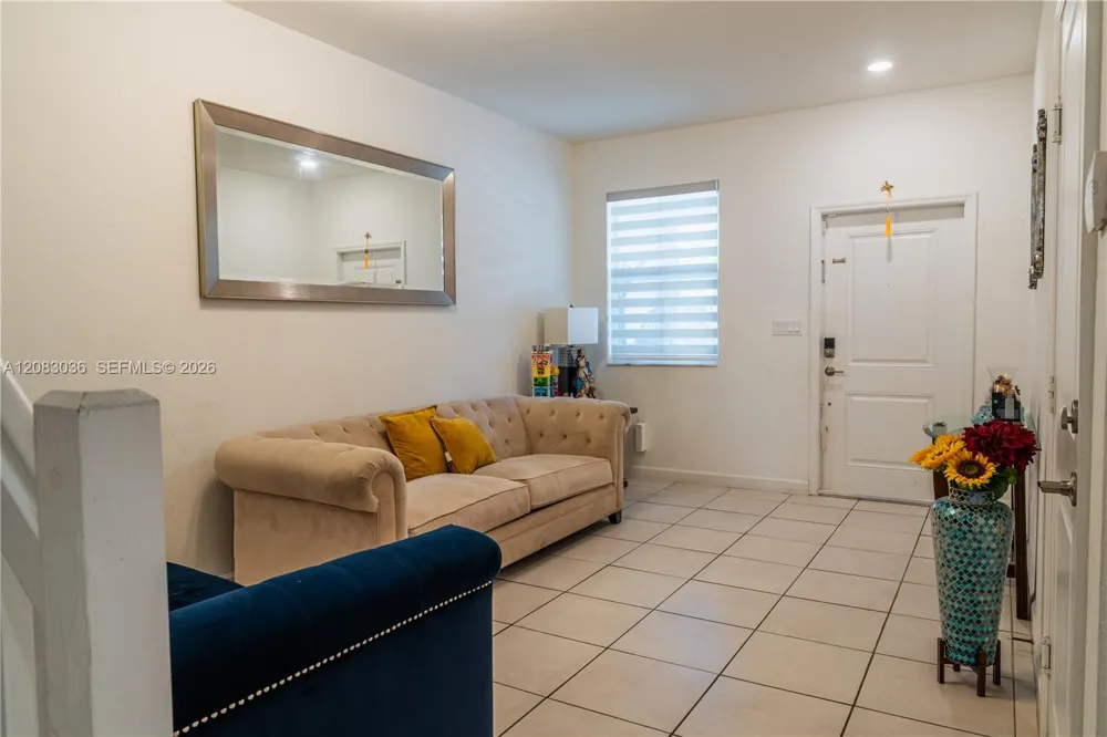 2641 SE 12th St Homestead, FL 33035