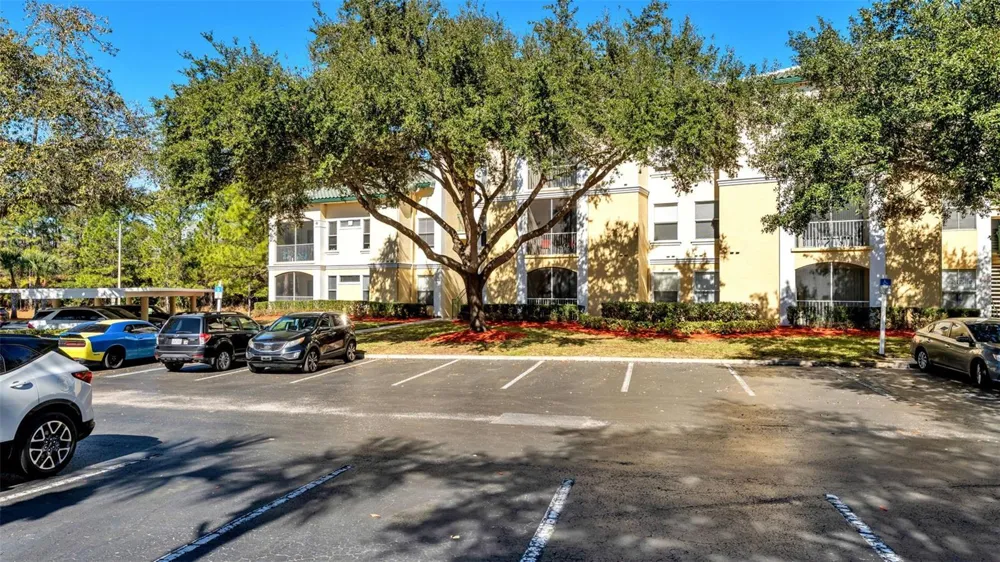8901 LEGACY COURT #201 Kissimmee, FL 34747