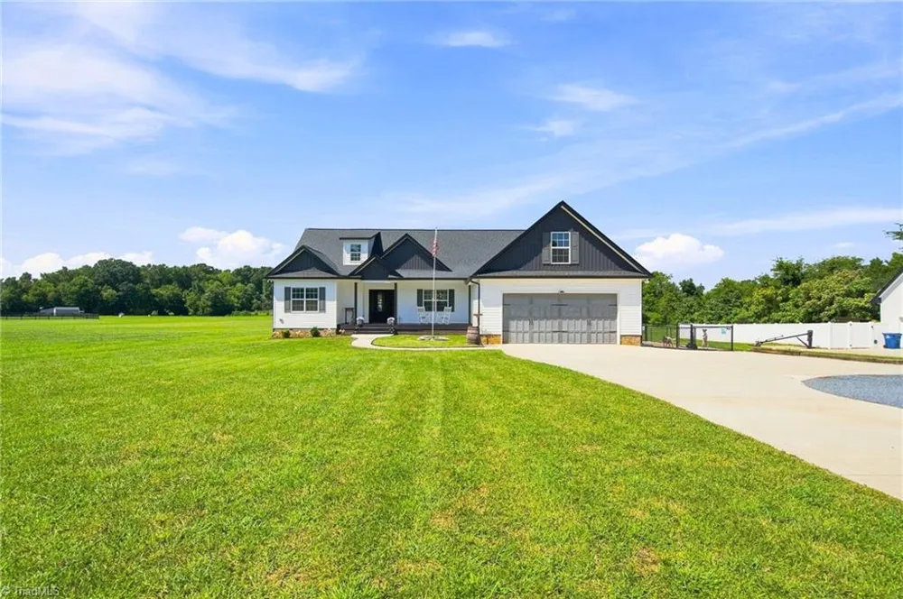 6135 Nc Highway 62 Burlington, NC 27215