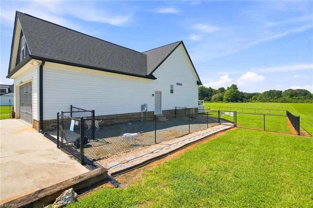 6135 Nc Highway 62 Burlington, NC 27215