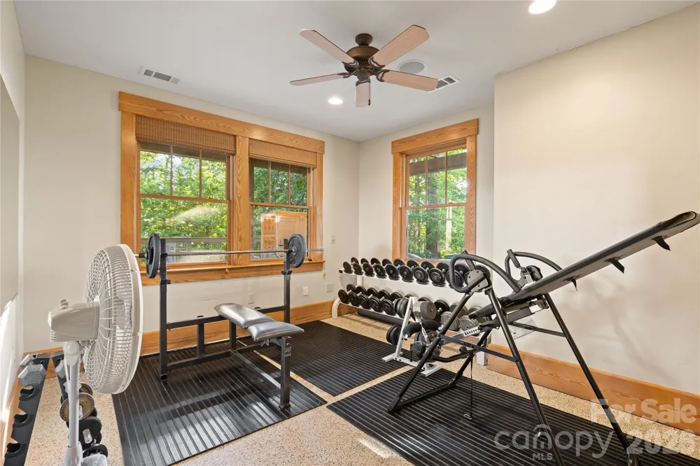 1915 Creston Drive Black Mountain, NC 28711