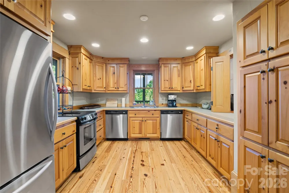 1915 Creston Drive Black Mountain, NC 28711