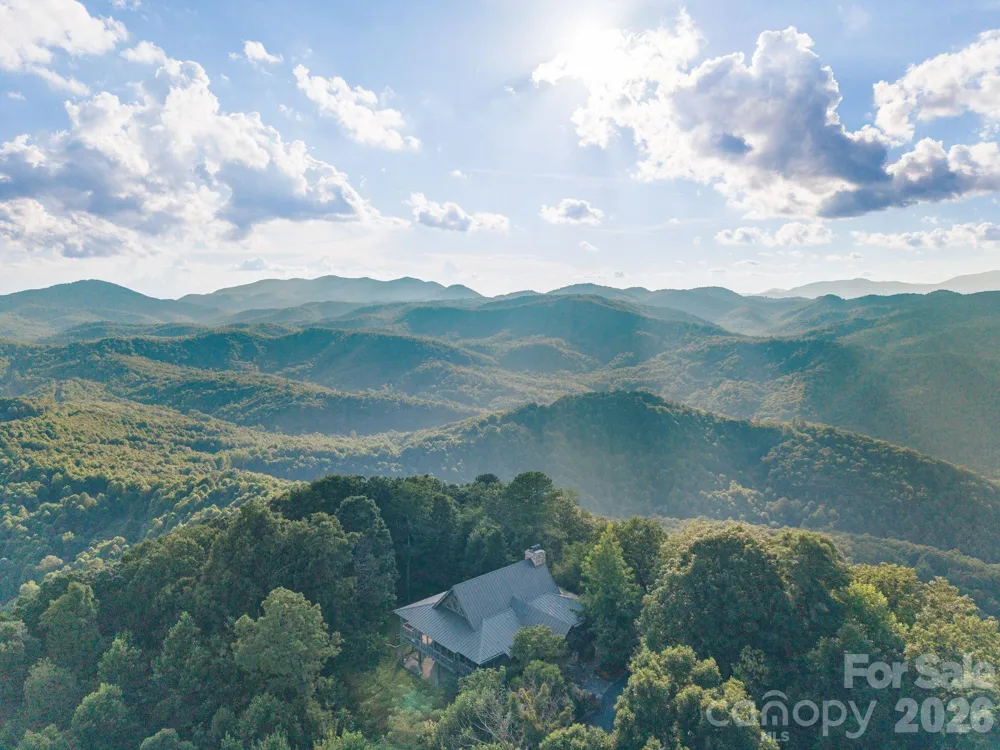1915 Creston Drive Black Mountain, NC 28711