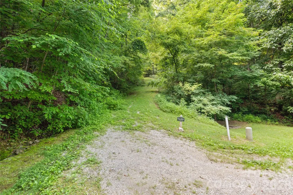 1915 Creston Drive Black Mountain, NC 28711