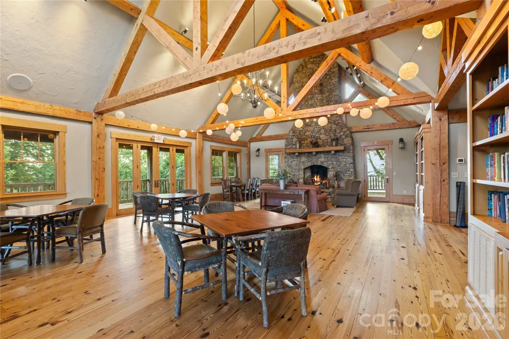 1915 Creston Drive Black Mountain, NC 28711