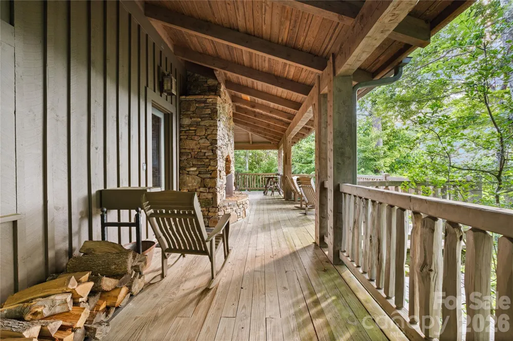 1915 Creston Drive Black Mountain, NC 28711