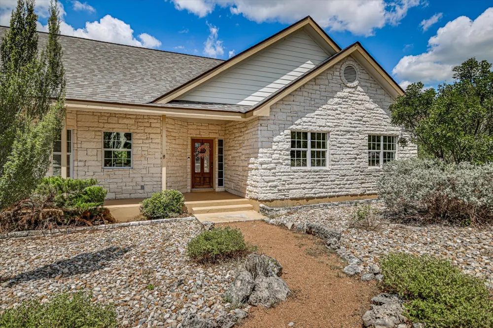 17 Falling Leaf Lane Wimberley, TX 78676