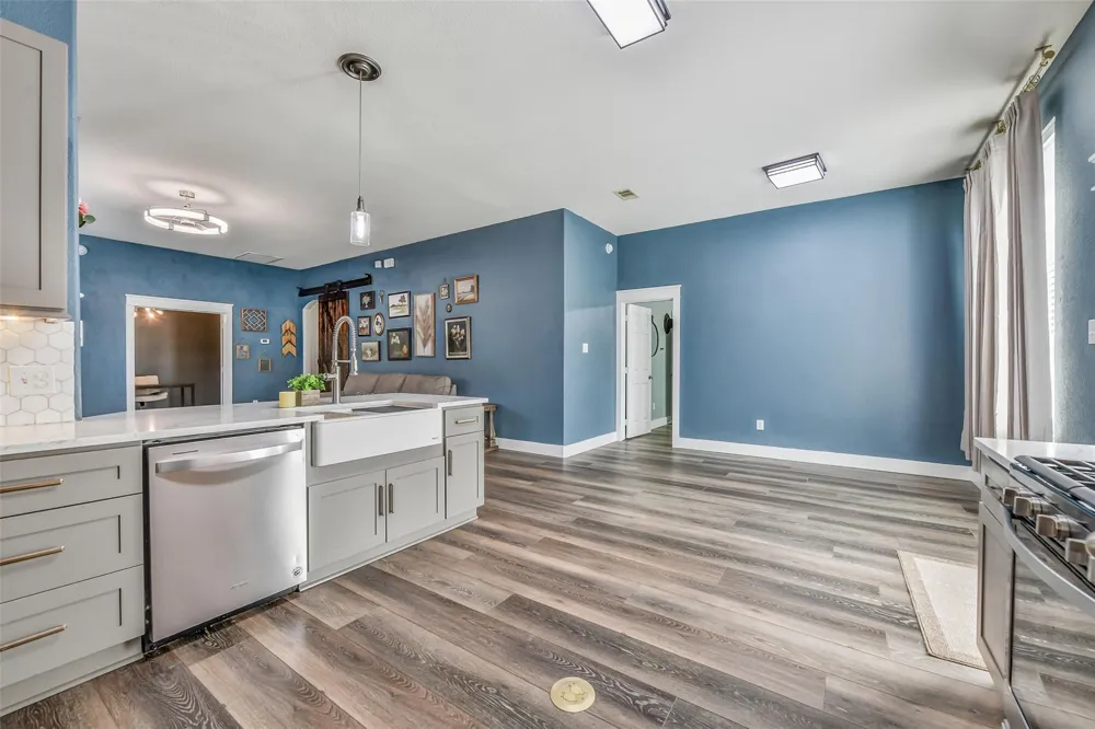 994 Jefferson Street Alvin, TX 77511