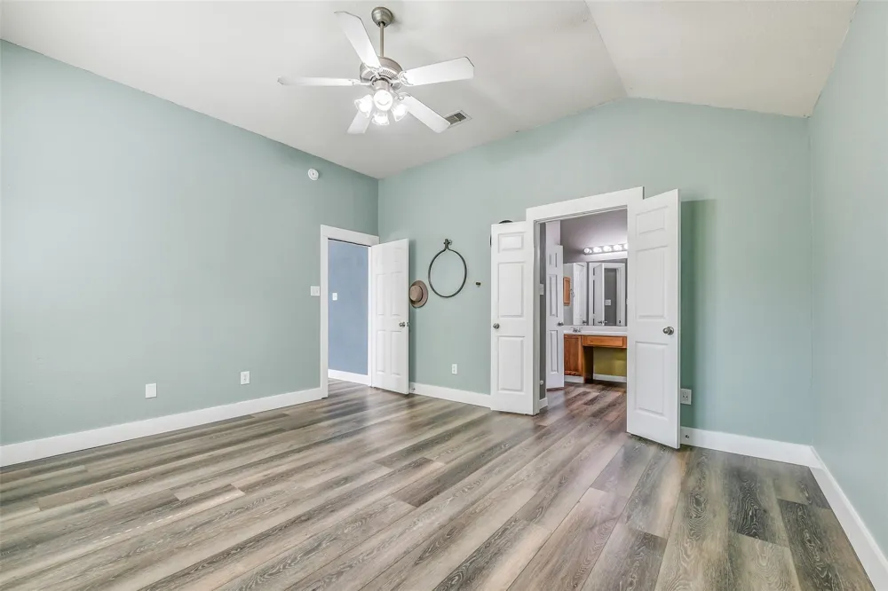 994 Jefferson Street Alvin, TX 77511