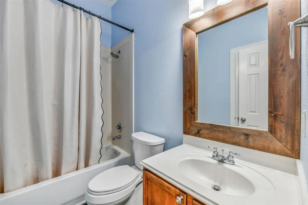 994 Jefferson Street Alvin, TX 77511