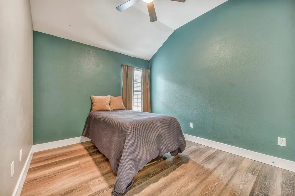 994 Jefferson Street Alvin, TX 77511