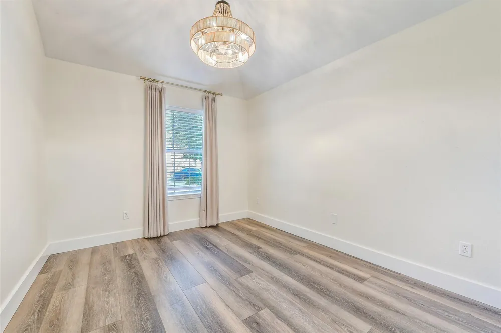 994 Jefferson Street Alvin, TX 77511