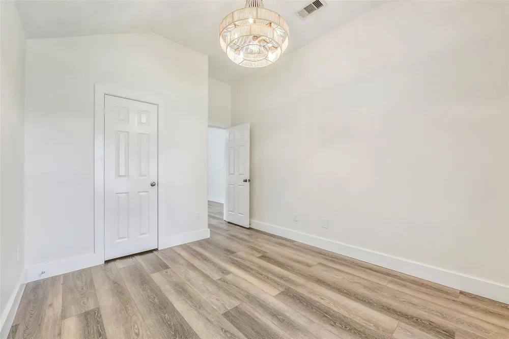 994 Jefferson Street Alvin, TX 77511