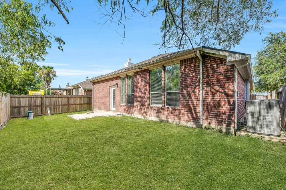 994 Jefferson Street Alvin, TX 77511